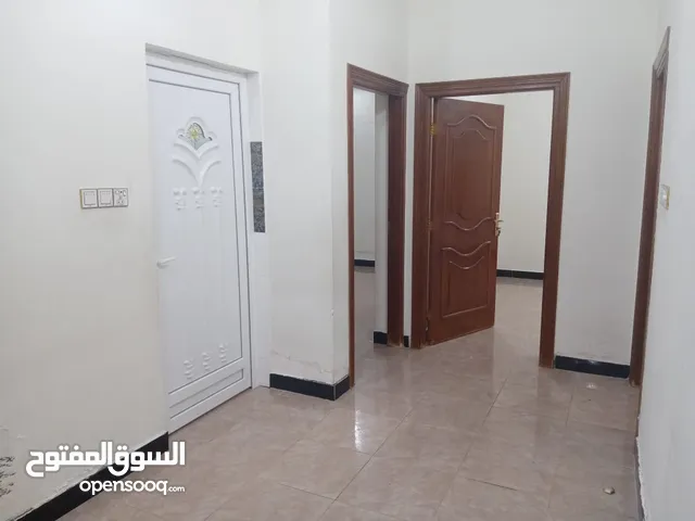 160 m2 4 Bedrooms Townhouse for Rent in Basra Khaleej