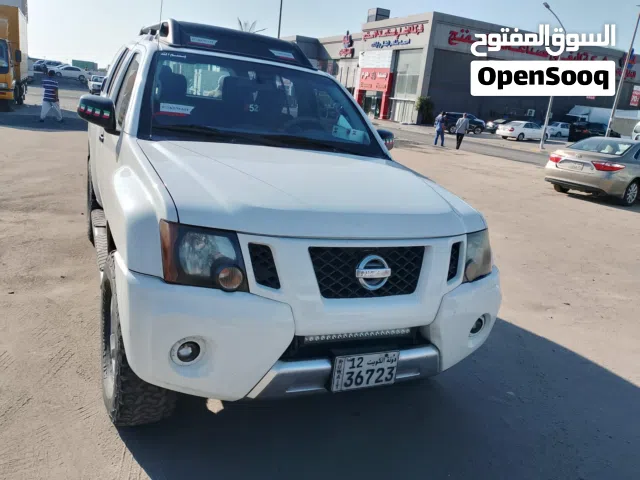 2013 نيسان X-تيرا Standard