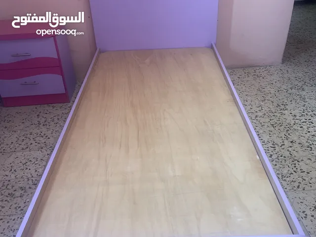 تخت مفرد 110*215 مع خزانه جرارين جانيبية