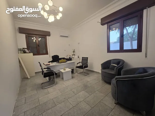 فيلا للايجار طريق النهر تصلح مدرسه أو معهد أو مركز تدريب فتره مسائيه