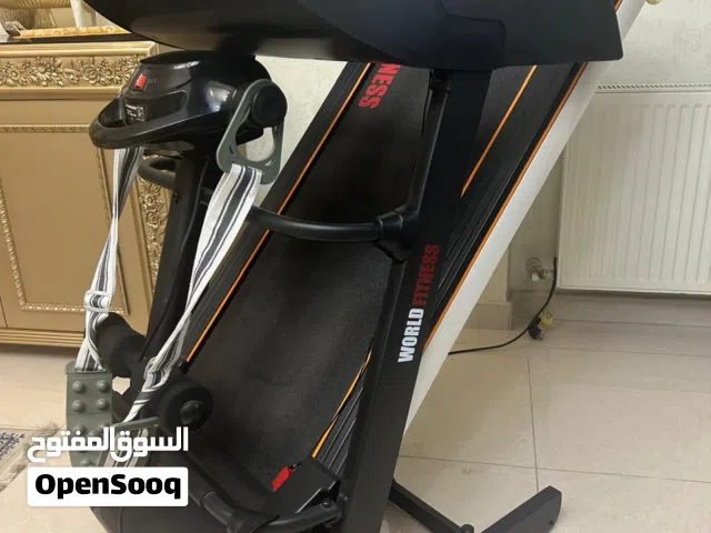 عرض مميز  للبيع جهاز مشي/ركض احترافي (Treadmill) جهاز من شركة Fitness World موديل W7000 – أعلى صنف