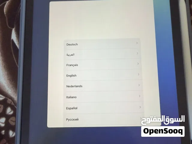 The iPad Air (5th Generation) 5G (Wi-Fi +   Cellular)  وأرد من أمركا استخدام شهور  شريحة الكترونيه