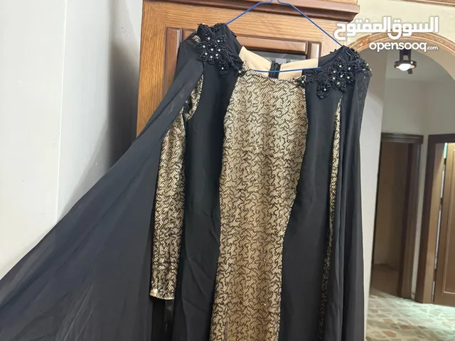 فساتين سهرة للبيع بحالة ممتازة وموديلات مميزة