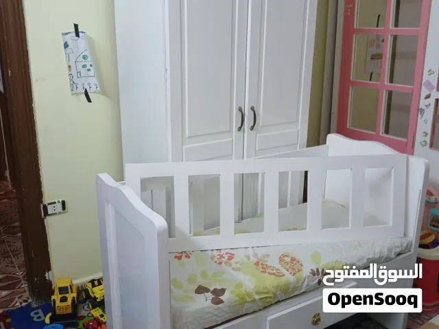 غرفه نوم بيبي تفصيل خشب لاتيه العنوان الزرقاء الهاشميه
