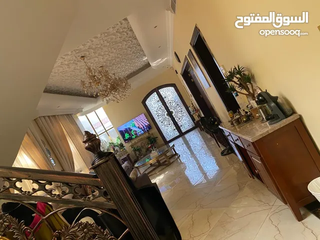 490 m2 5 Bedrooms Villa for Sale in Ajman Al Rawda