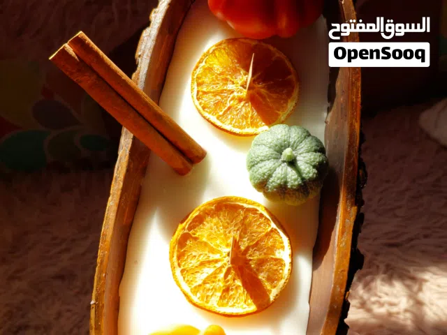 شموع معطرة وديكورات مميزة