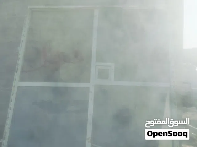 الباب الالمنيوم والزجاج
