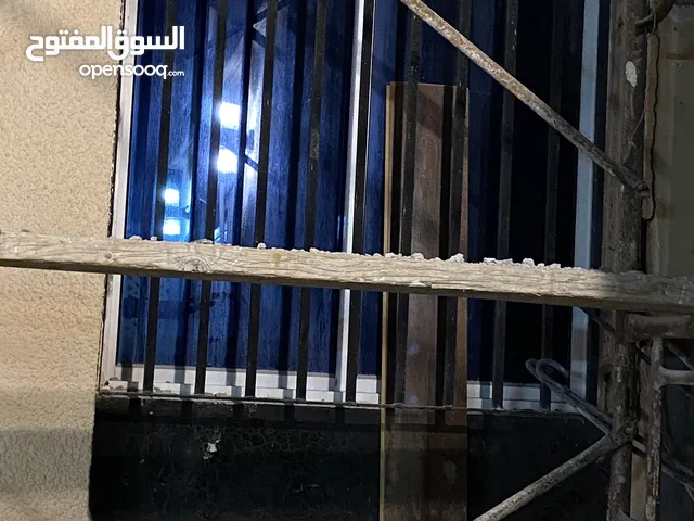 شبابيك كبيره وصغيره