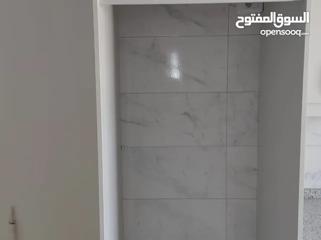 شقة فارغة للايجار في ضاحية الروضة