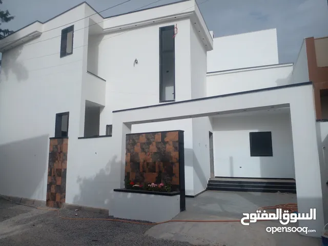 225m2 5 Bedrooms Townhouse for Sale in Tripoli Souq Al-Juma'a