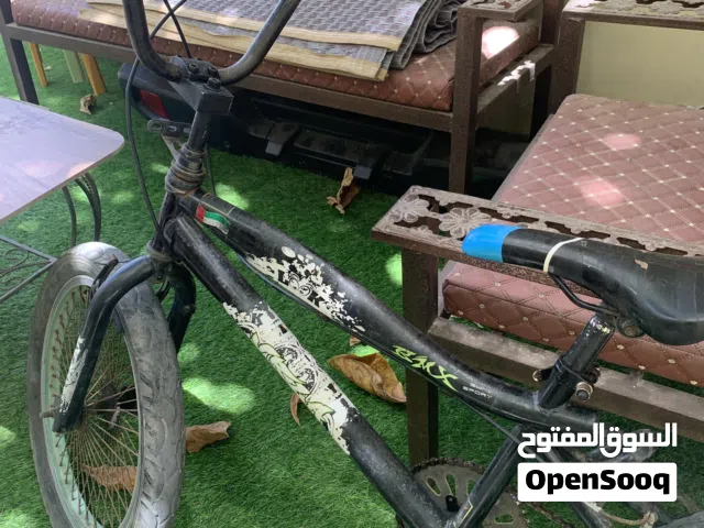 دراجه هوائيه/للبيع و المواصفات مميزه جدا  ب 13 ريال فقط الحق ماتلحق ونوع السيكل BMX
