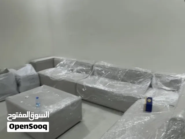 طقم كنب جديد ل 10 اشخاص تقريبا