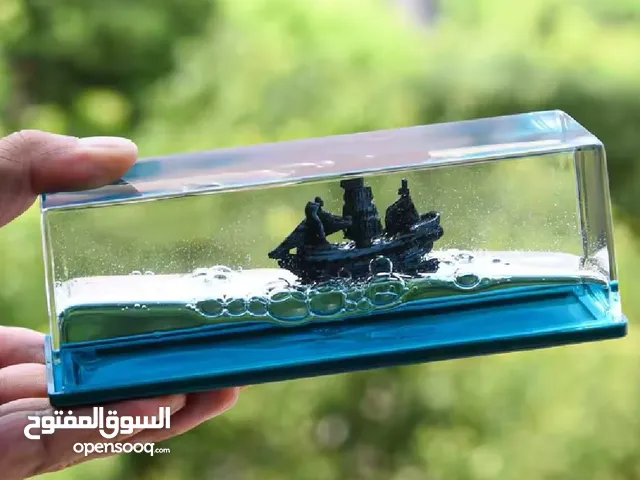 سفينة تايتنك العائمة – تحفة فنية تأخذك في رحلة بحرية هادئة داخل زجاجة شفافة مصنوعة من خامات عالية