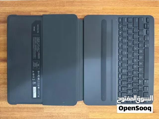 كفر ipad pro 11 ابو الكيبورد ذكي بلوتوث يحتوي على اضاءة تايب سي من شركة logitech