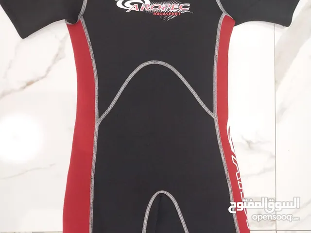 بدله رياضيه للسباحه والغوص