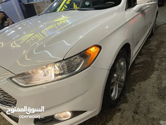 فورد فيوجن هايبرد لون ابيض موديل 2015