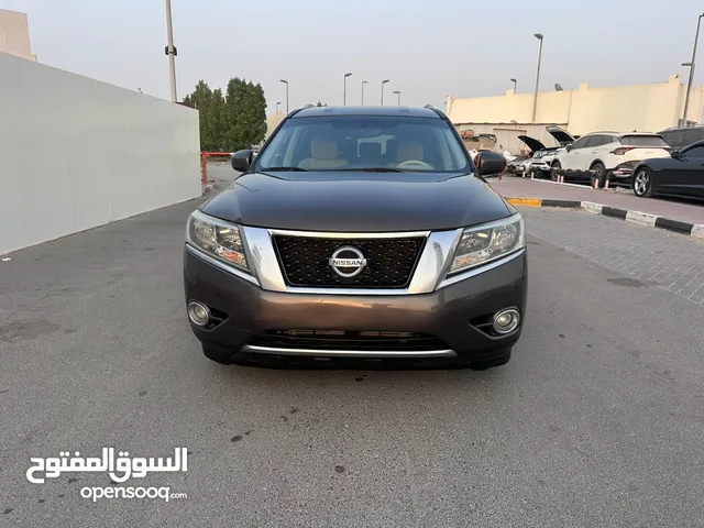 نيسان باثفندر موديل 2015 مواصفات أمريكية بصمة خارجية وداخلية مثبت سرعة تحكم بحالة ممتازة