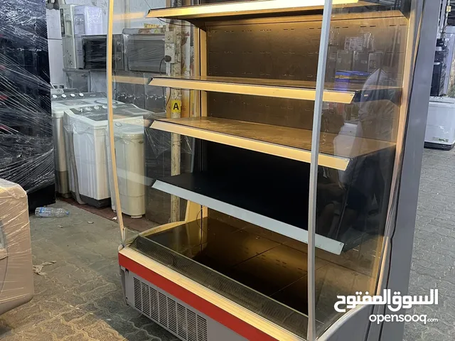 ثلاجة عرض إيطالية