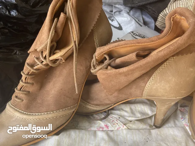 Other With Heels in Tripoli