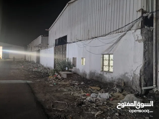 للبيع هنجر في الدرين خلف مصنع الجلود مساحة 15*30 عرطة