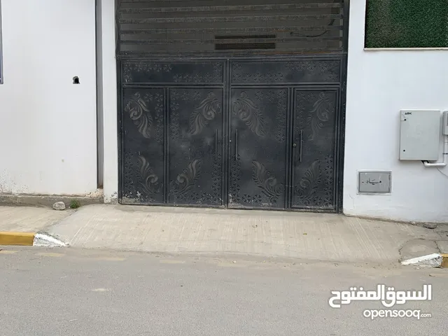 مخزن في النوفليين