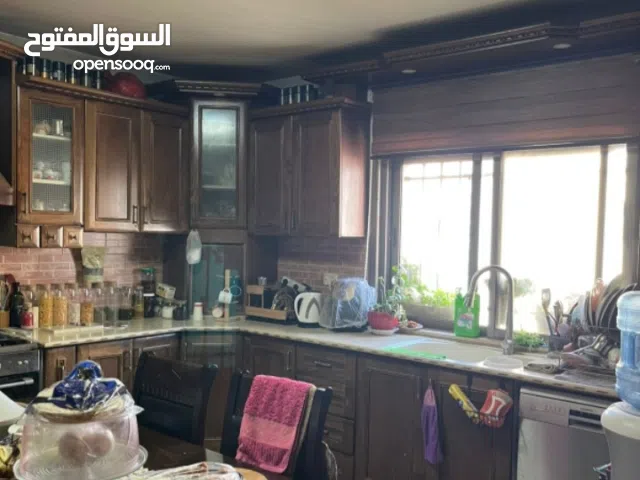 200 m2 3 Bedrooms Apartments for Sale in Ramallah and Al-Bireh Al Tira
