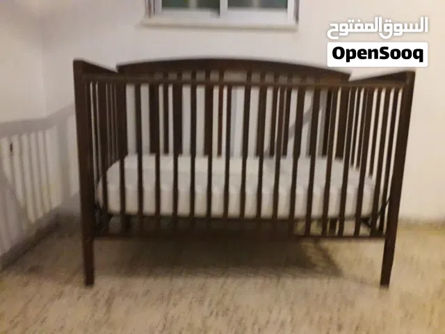 تخت اطفال حجم كبير مع الفرشة