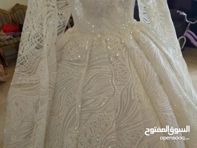 فستان زفاف جديد استعمال مرة واحدة فقط للبيع