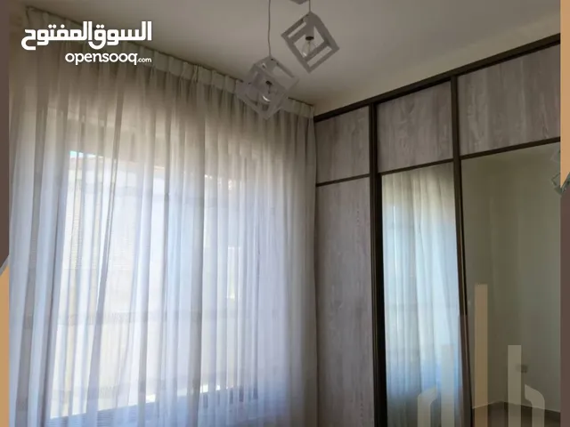 شقة طابق ثالث مفروشة للايجار في دير غبار بالقرب من سوبر ماركت زيت وزعتر مساحة 100م