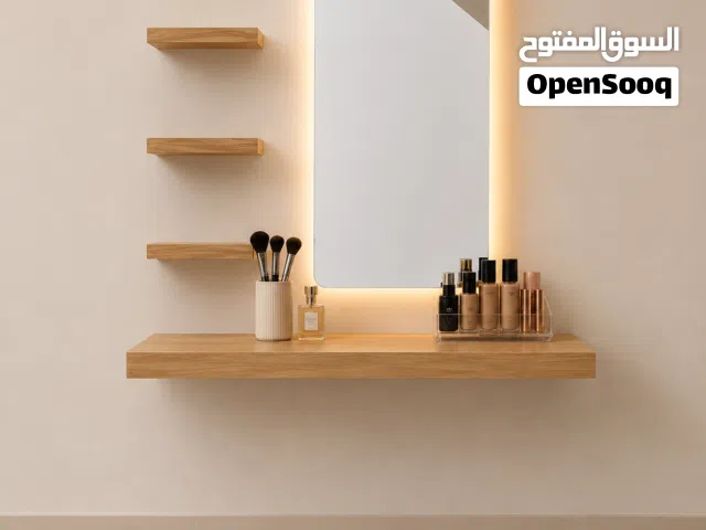 تسريحة مكياج عصرية معلقة مع مرآة LED ورفوف جانبية – الأناقة والتنظيم في قطعة واحدة إذا كنتِ تبحثين.