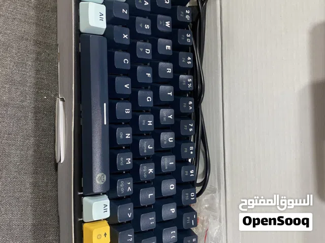 كيبورد قيمنق من شركه فانتك مستعمل سبوعين نضيف مايشتكي من اي شي سعر 6 دينار وقابل بشي بسيط