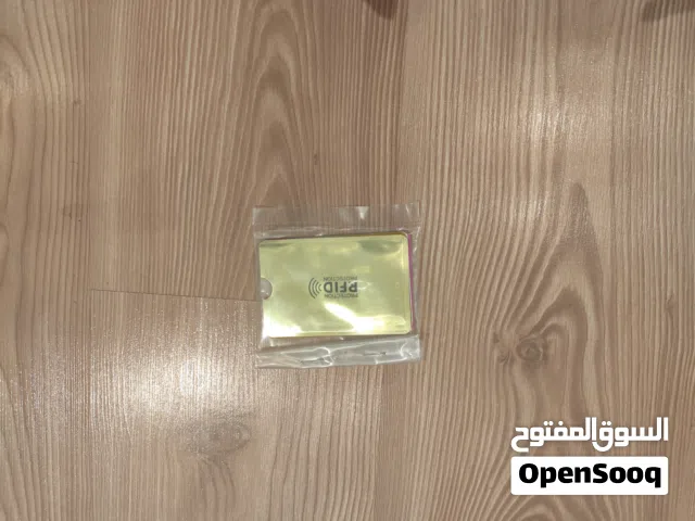 للبيع كيس حامي بطاقات البنك  السعر (1BD) كل كيس فيه 5 بطاقات بالوان متعددة (الكمية كبيرة جدا)