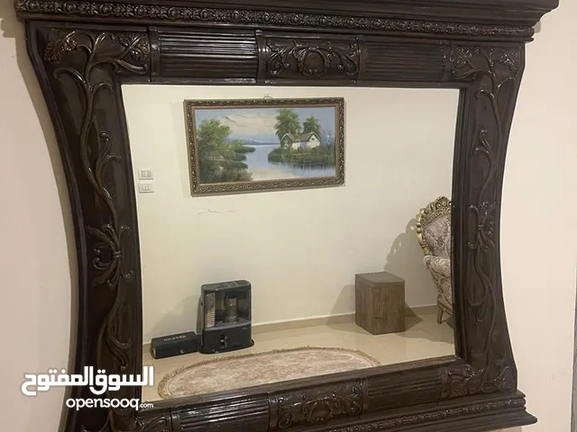 مرآة خسب زان دمياطي مصري تصلح لغرف الأطفال او مدخل بيت لغرف الضيوف بحال الوكالة للبيع بسعر حرق