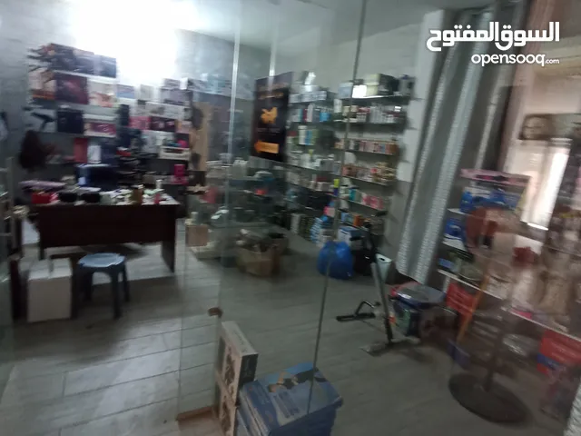 محل تجاري طابق ثاني مطل على الشارع ومدخل على الشارع مساحة 150متر مع برندة