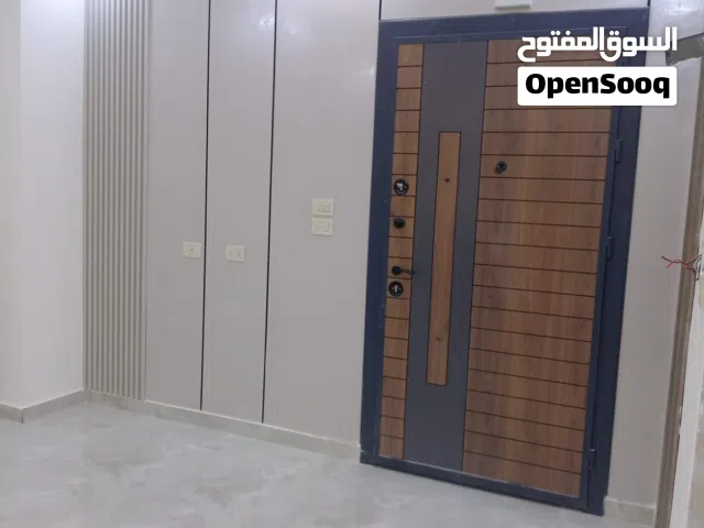 شقه سوبر ديلوكس 165م مميزه جدا على دوار الثقافة خلف مخابز قاسيون وبن العميد
