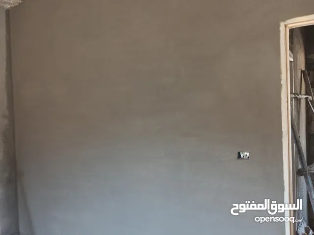 ورشة ترميم وتليس شغل عالقدة جاهزين لاستلام اي ورشة معلم تليس