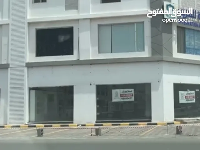 3 محلات للايجار في الخوض السادسة التأجير لمقاهي / مطعم / مغسلة مطورة / ...