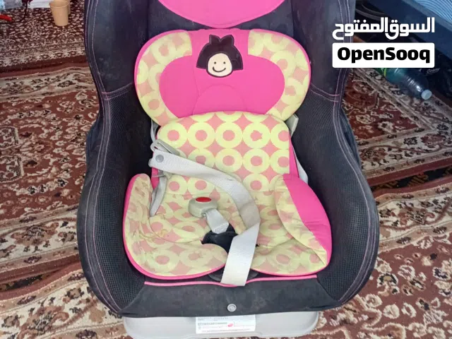 مقعد سيارة للأطفال (Car Seat) من الماركة الكورية المعروفة Allo&Lugh.يأتي المقعد بتصميم مخصص