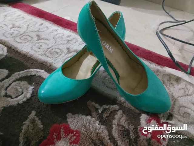 جزمه كعب طويل جميله فى حاله ممتازه