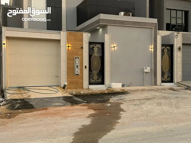 300 m2 5 Bedrooms Villa for Sale in Al Riyadh An Narjis
