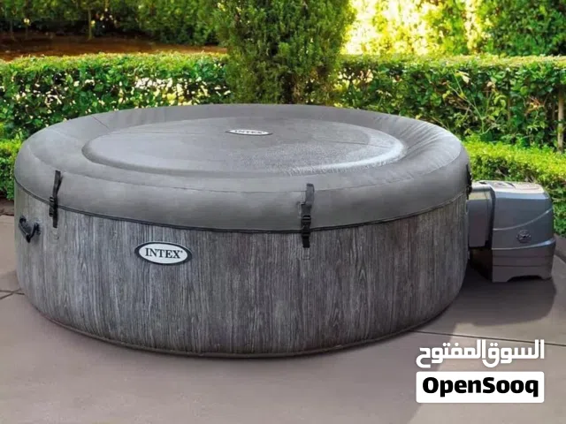 جاكوزي انتكس مقاس 1.96 م* 0.71 م يتسع ل 4_5 اشخاص  مع نظام تسخين وفلترة وفقاعات