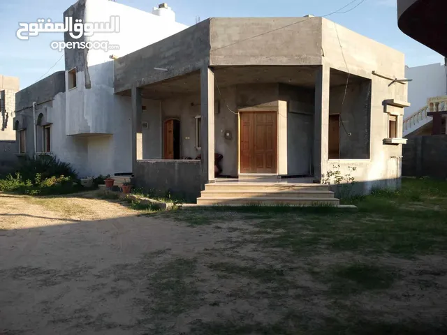 260m2 4 Bedrooms Townhouse for Sale in Tripoli Ain Zara