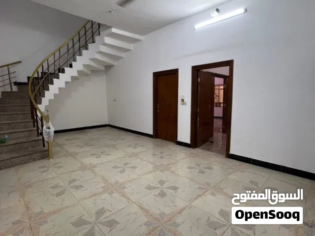 200 m2 4 Bedrooms Townhouse for Rent in Basra Dur Al-Naft