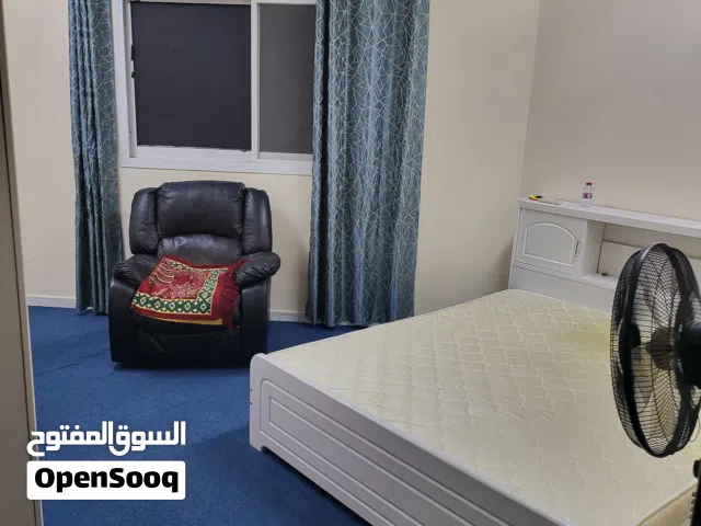 غرقة للايجار في شارقة مجرة