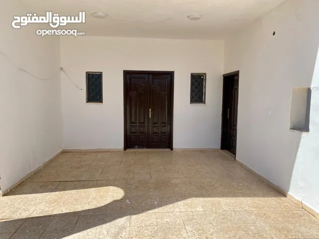210 m2 4 Bedrooms Townhouse for Rent in Mafraq Other
