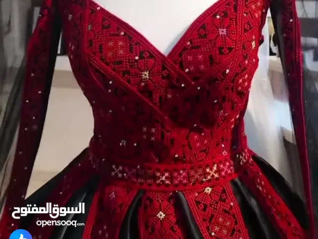 شروة بدلات زفاف ابيض وحنا مع فساتين سهرة 3000 شيقل