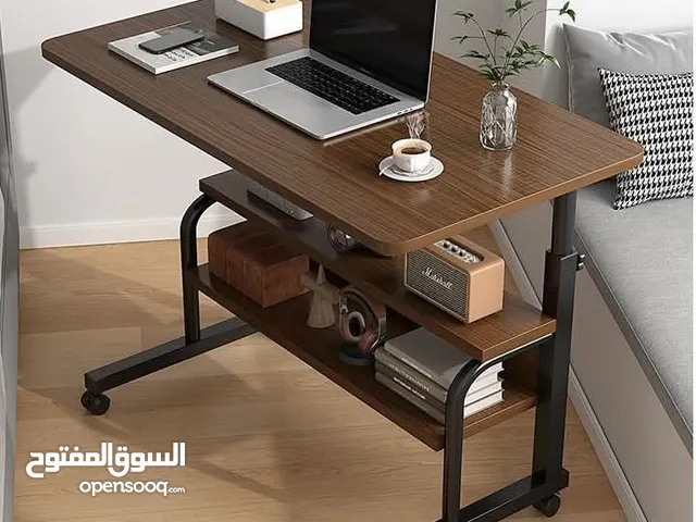 بسعر العرض 140 شيقل طاولة لابتوب خشبية بتصميم عصري ومتين سطح واسع يكفي لابتوب، دفتر محاضرات .