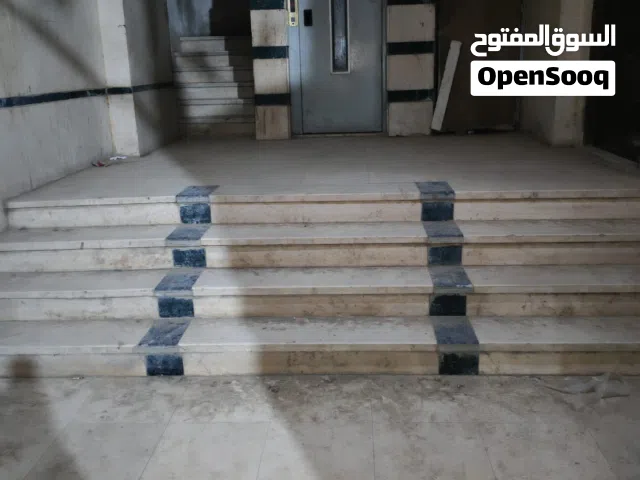 شقة للبيع بالفرش مساحة واسعة تشطيب تحفة منطقة سكنية