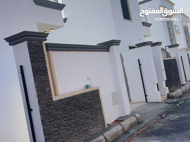 175 m2 3 Bedrooms Townhouse for Sale in Tripoli Khallet Alforjan