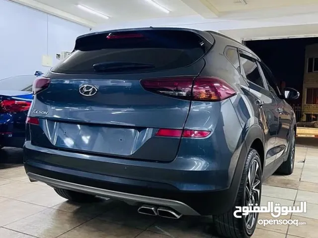 Hyundai Tucson بويه شركة اوتوماتيك 2000 ديزل عداد 85 يد 1   5 عدسات led  هوك  رادارات